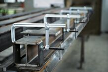 Svěrka ocelová šroubová classiX GS s kolíkovou rukojetí 200x100mm (1)